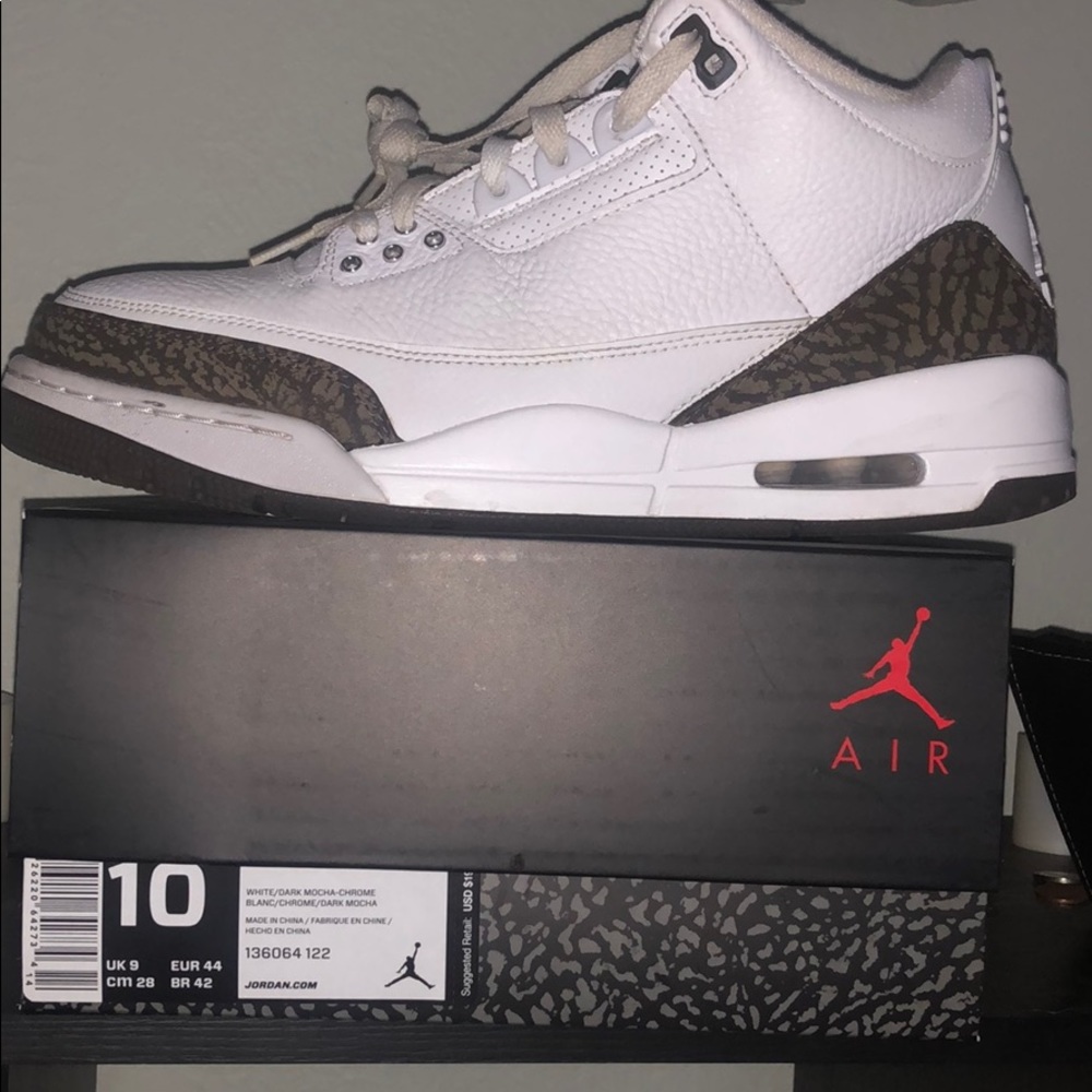 Air Jordan 3 mocha 2018 original $200 new conditio